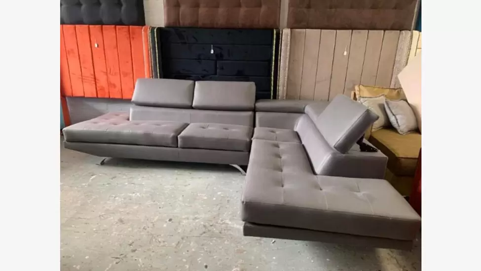 R13,500 English roll style couch for sale