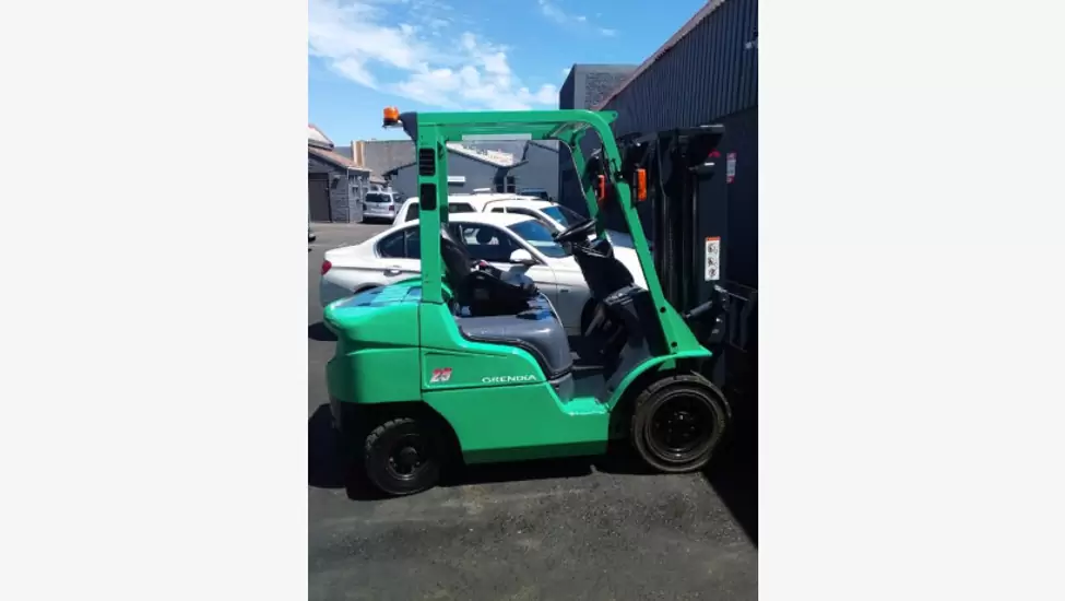 FORKLIFTS,REACH TRUCKS AND RIDE -ON PALLET TRUCKS