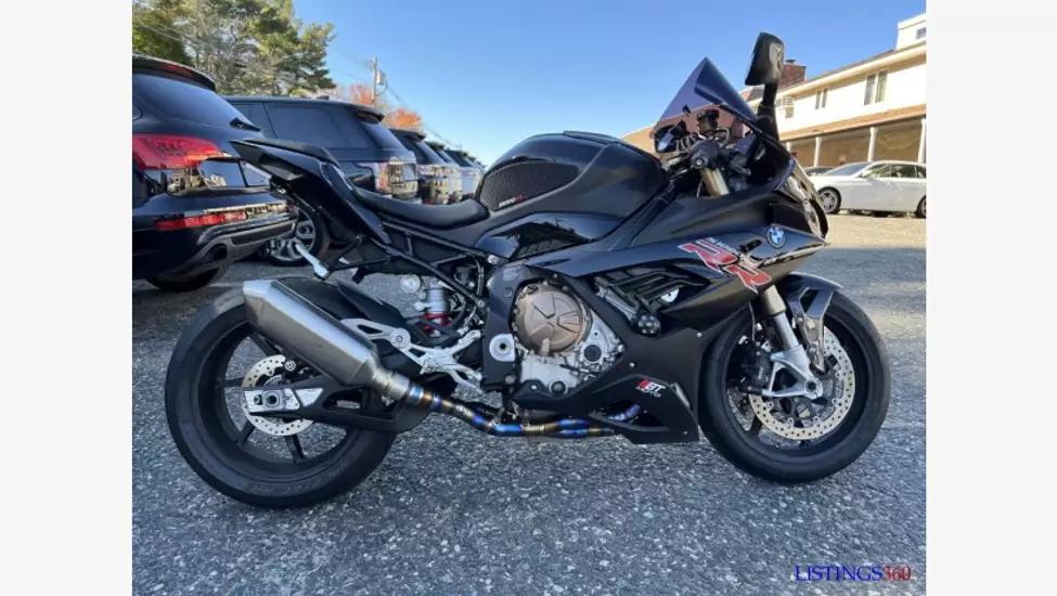 R143,869 2021 BMW S1000RR Available WhatsApp me +971564580565