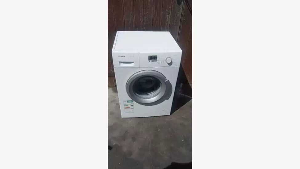 R1,800 Bosch washing machine plus delivery