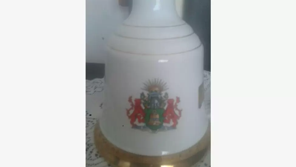 R2,000 Sealed BELLS Decanther with gold inlay