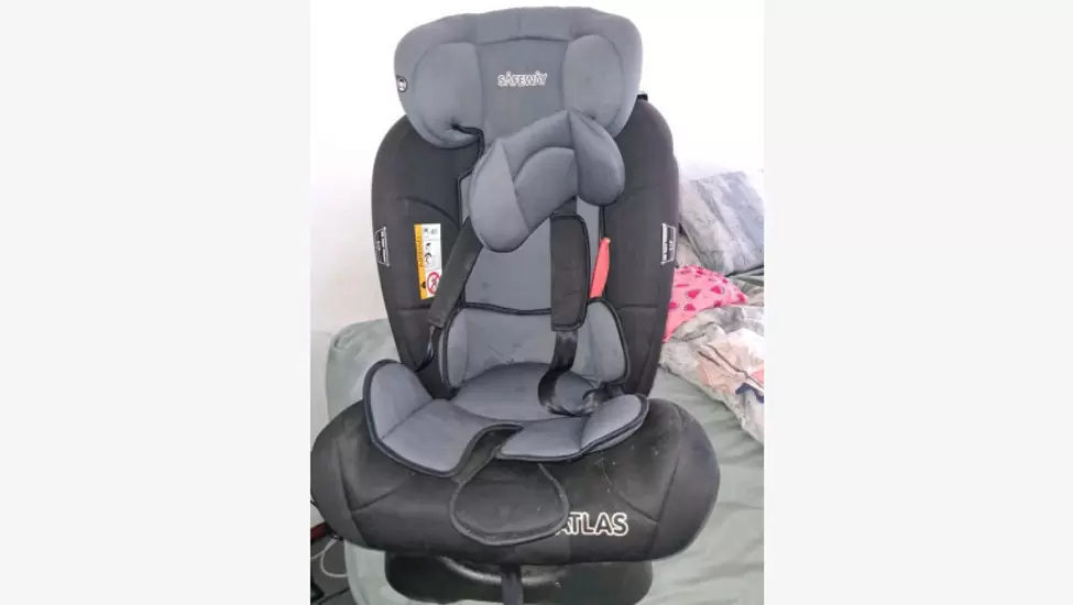 Safeway Atlas car chair, 0 - 10 years, (0 -35kg), accident free R1500